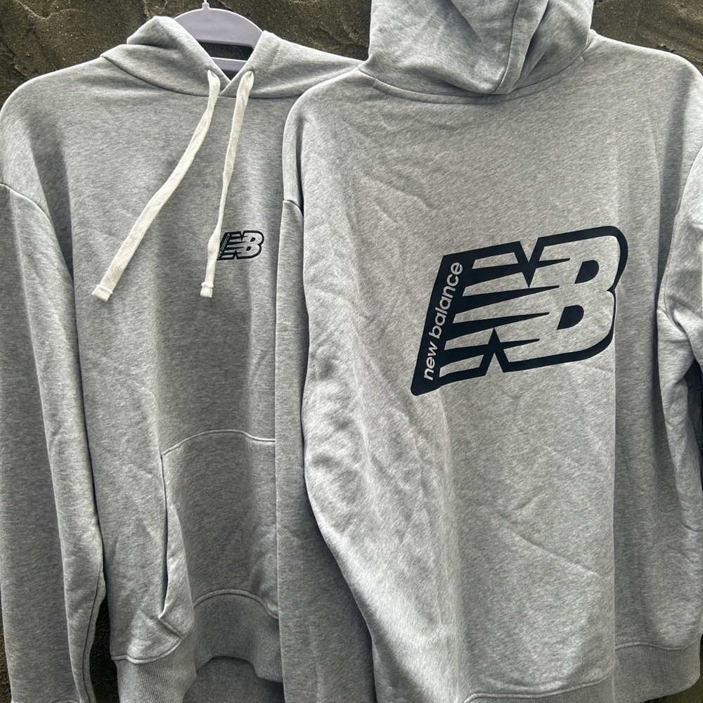 New Balance Men's Gray pullover Logo Hoodie